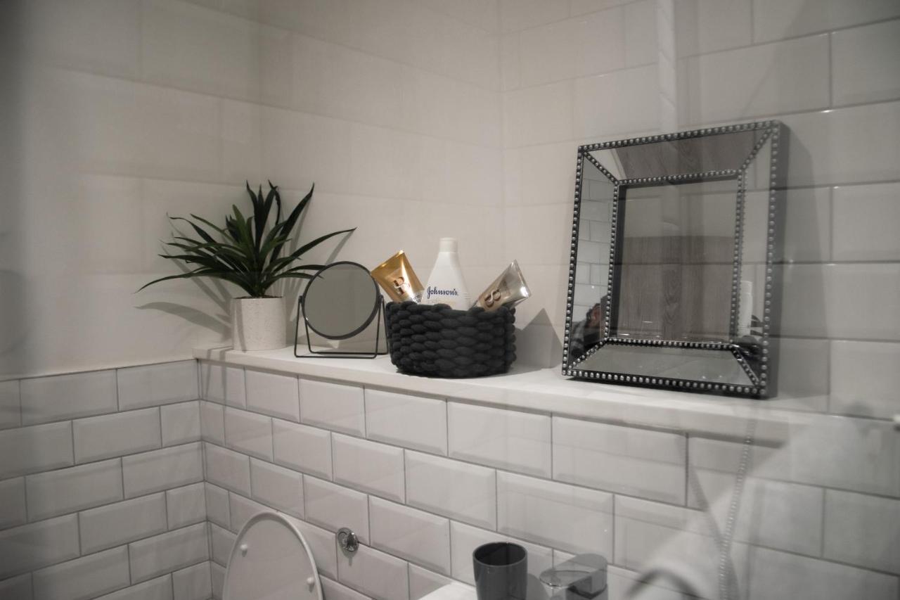 Bv Apt 2 Bedroom At Holmfirth Perfect Views Huddersfield Bagian luar foto